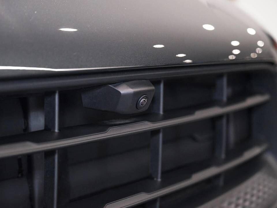 Porsche Macan view 46