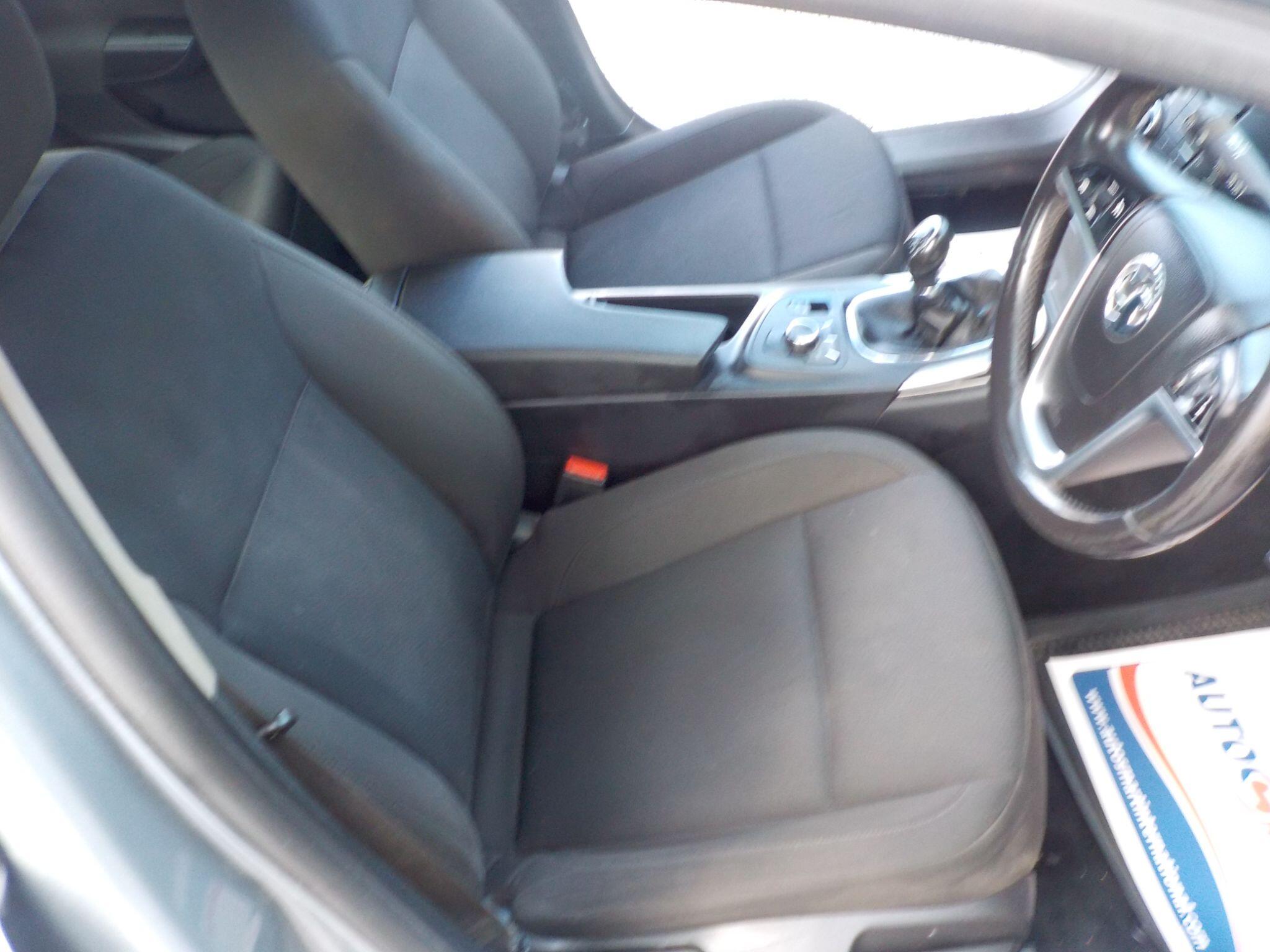 Vauxhall Insignia 2.0 CDTi ecoFLEX Tech Line Euro 5 (s/s) 5dr