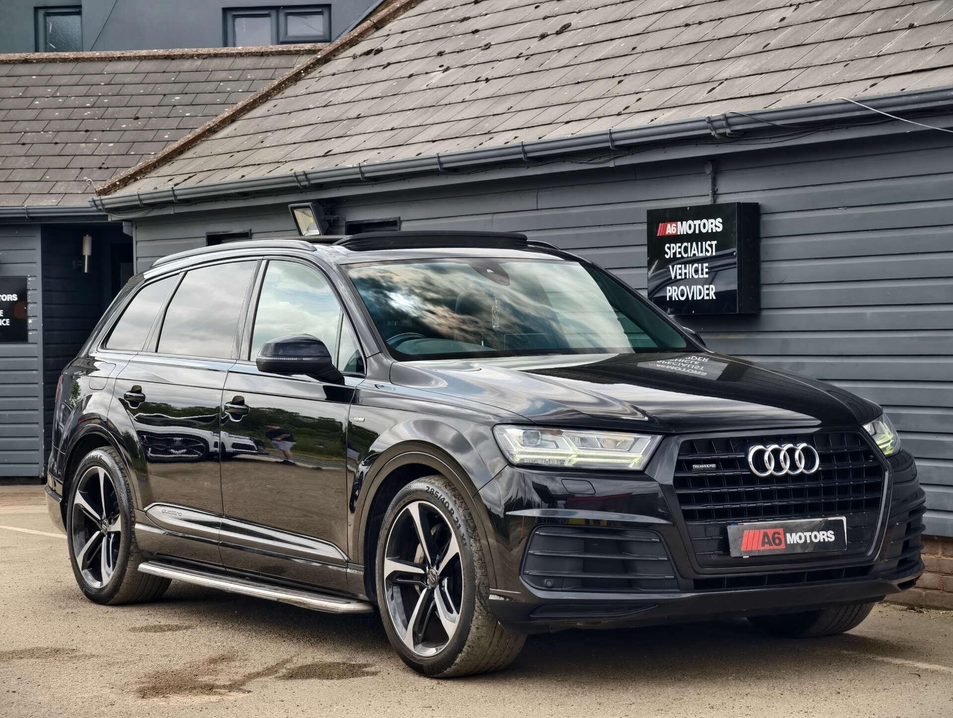 Audi Q7 view 6