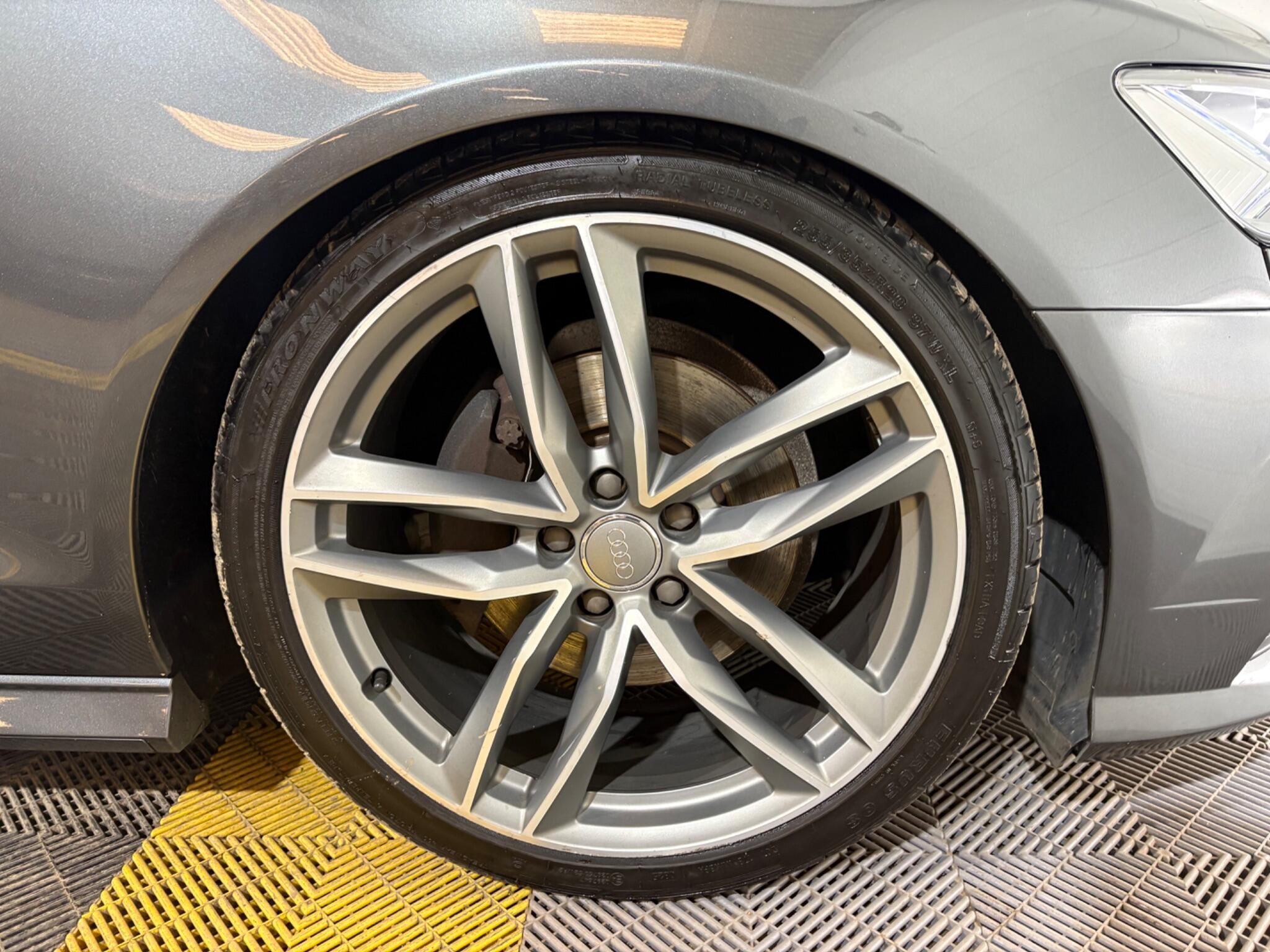 Audi A6 view 64