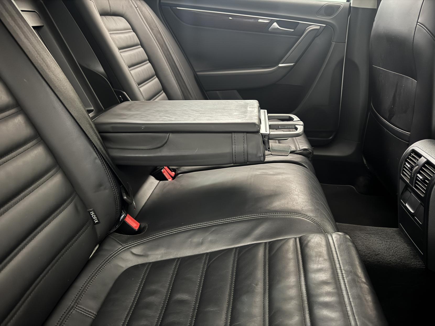 Volkswagen Passat view 58