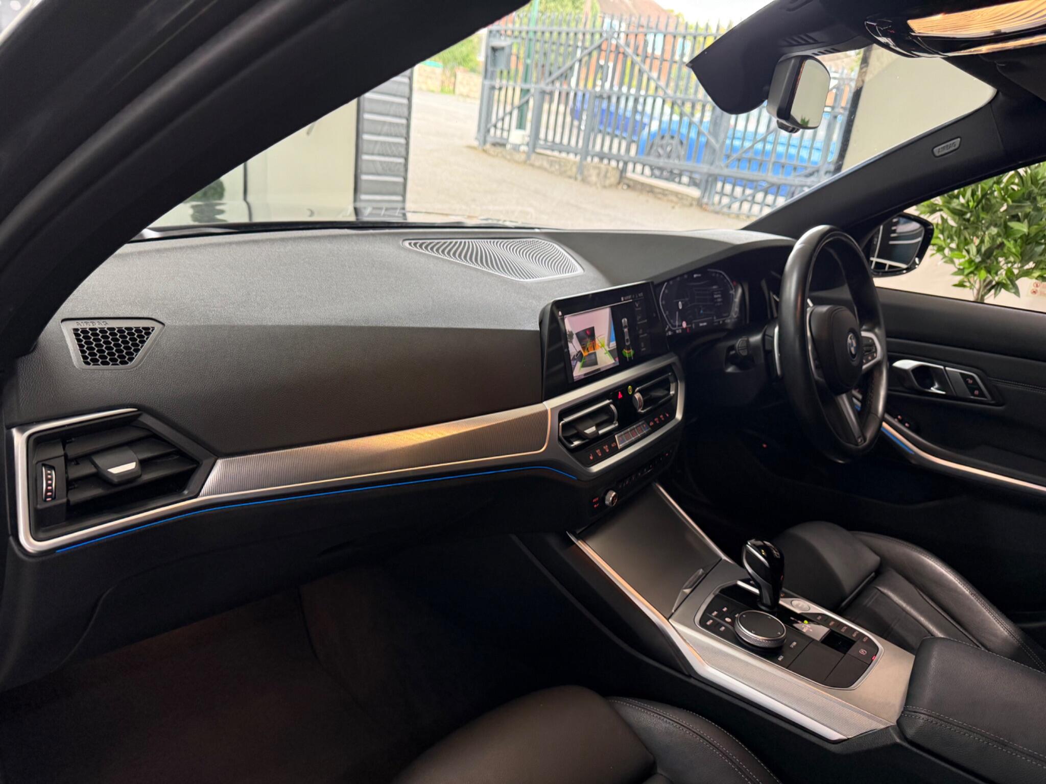 BMW 3 Series view 35