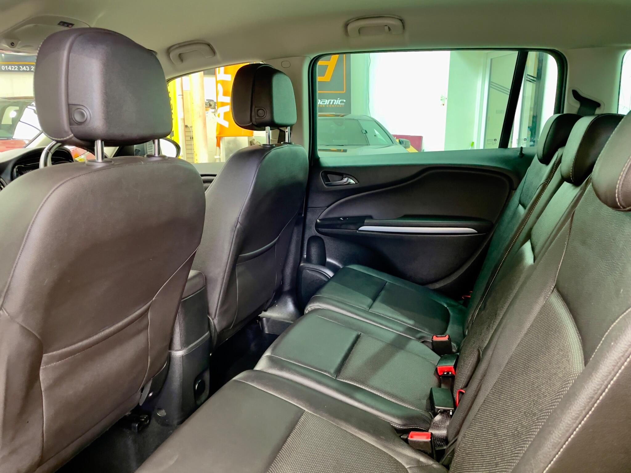 Vauxhall Zafira Tourer view 44