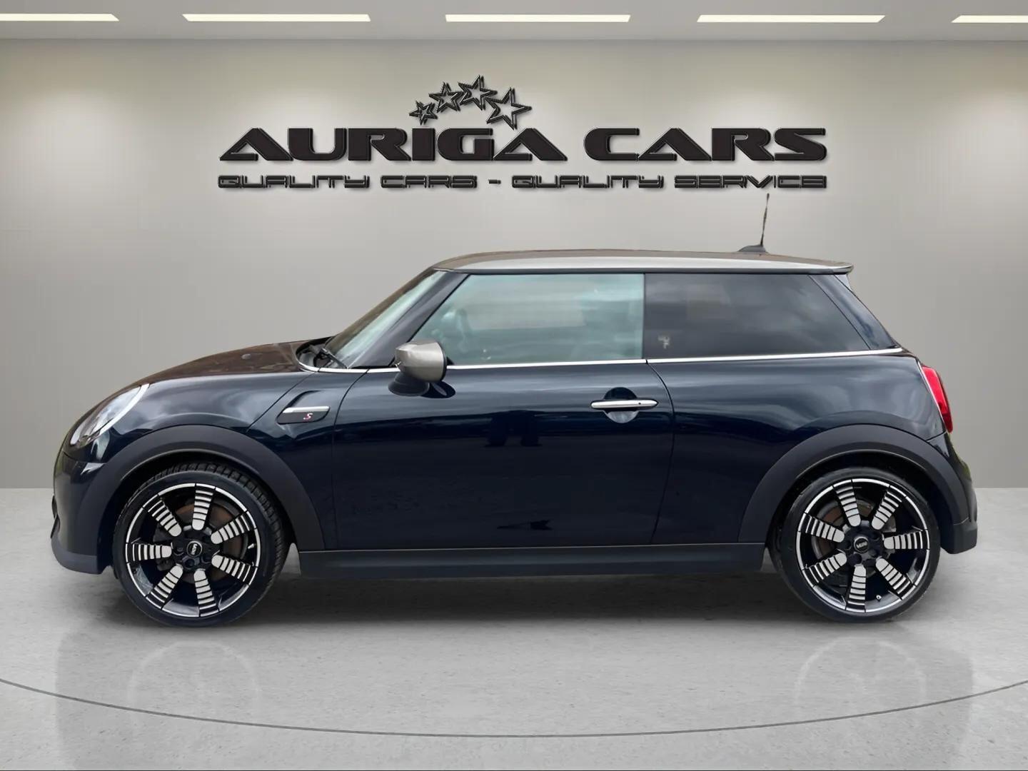Mini Hatch view 8
