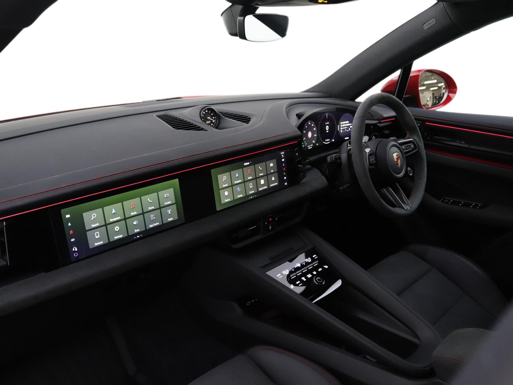 Porsche Macan view 13