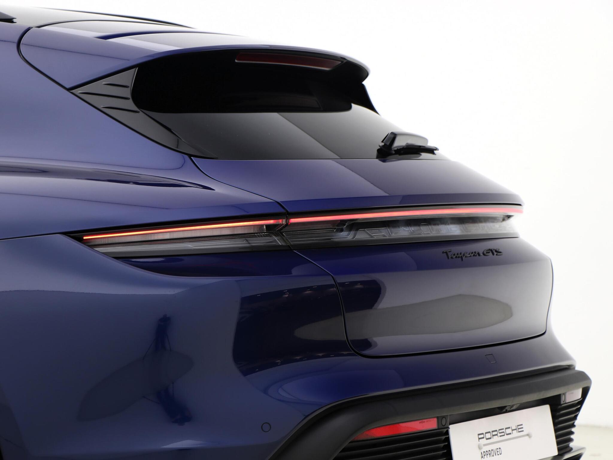 Porsche Taycan view 10