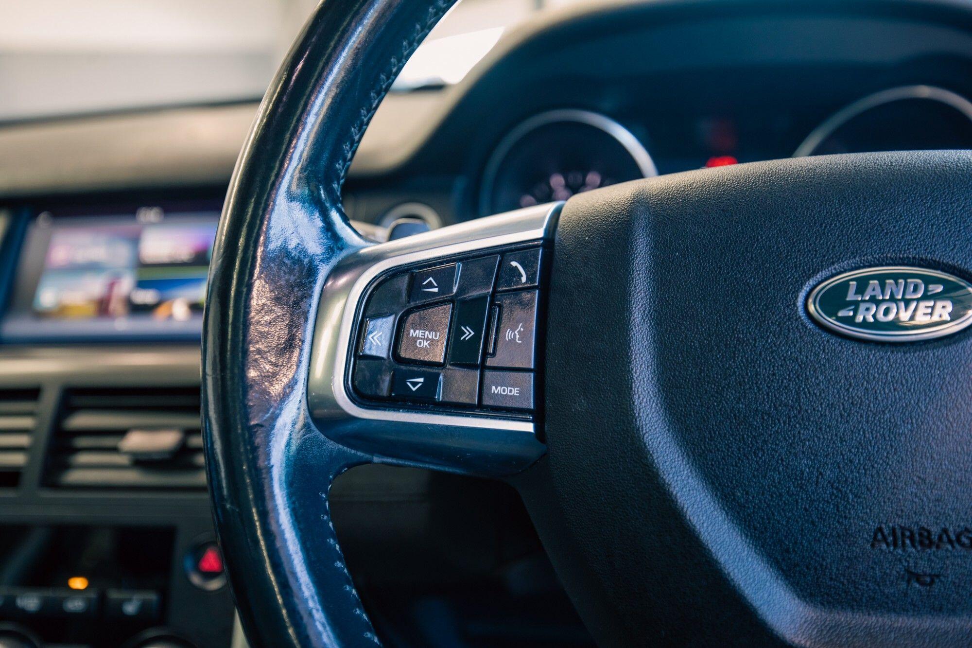 Land Rover Discovery Sport view 12