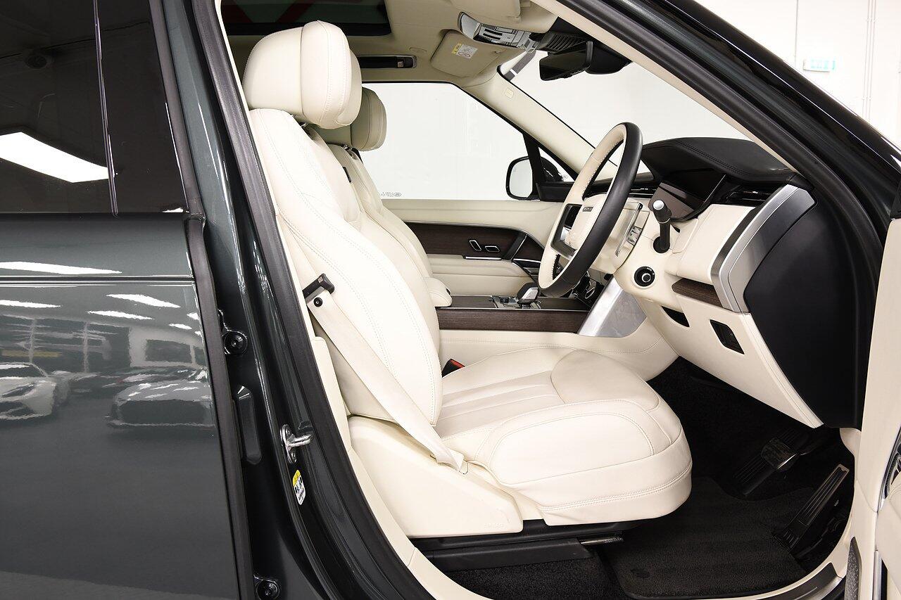 Land Rover Range Rover view 6
