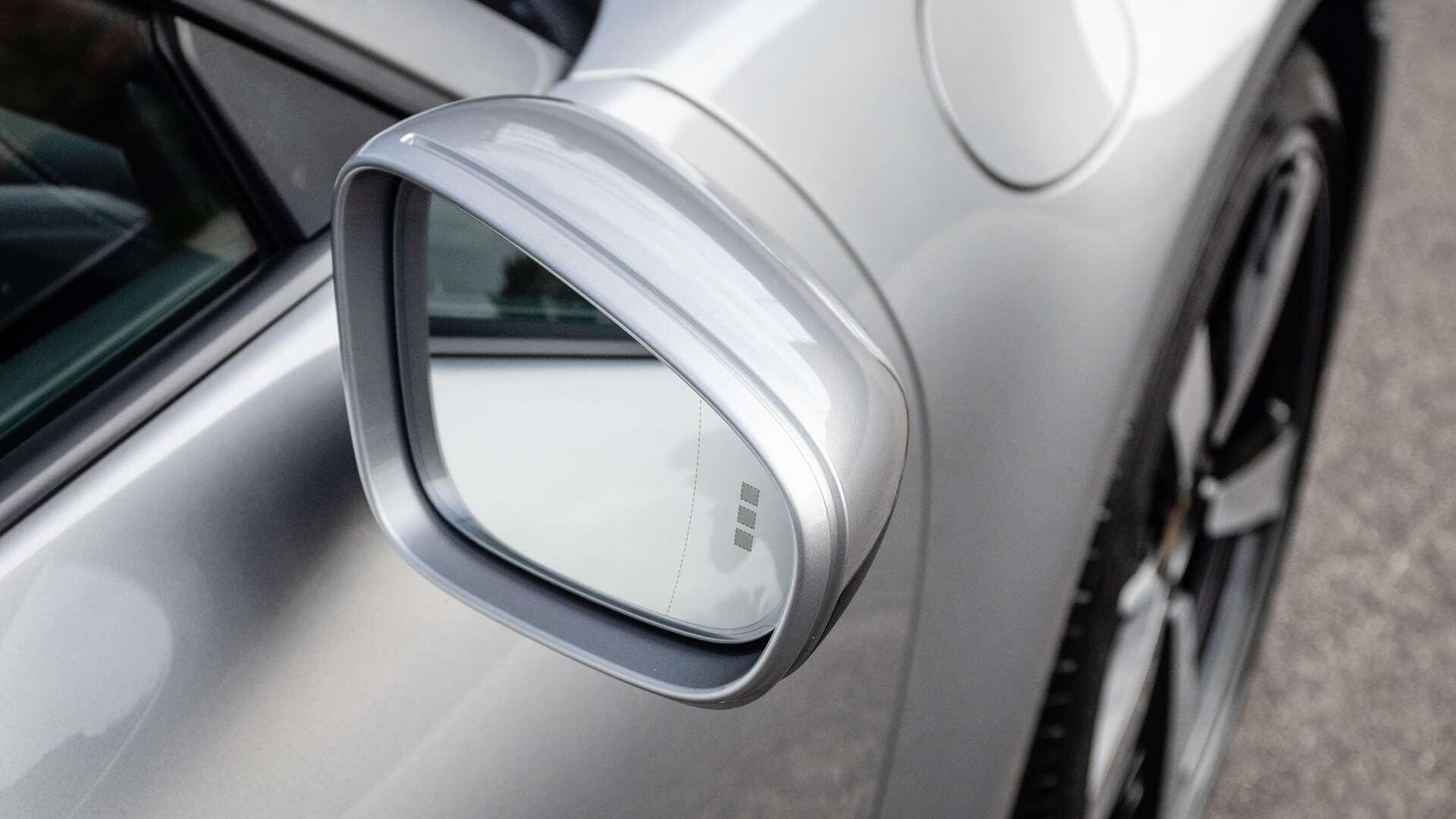 Porsche 911 view 13