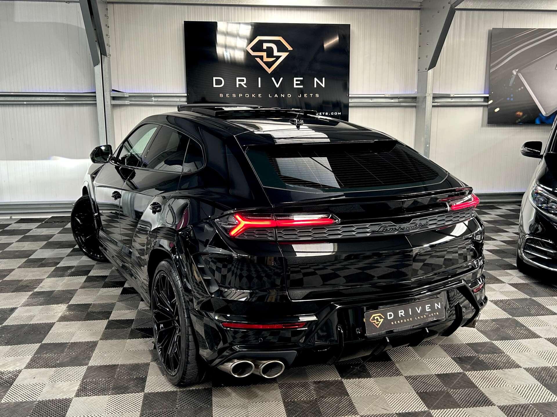 Lamborghini Urus view 24