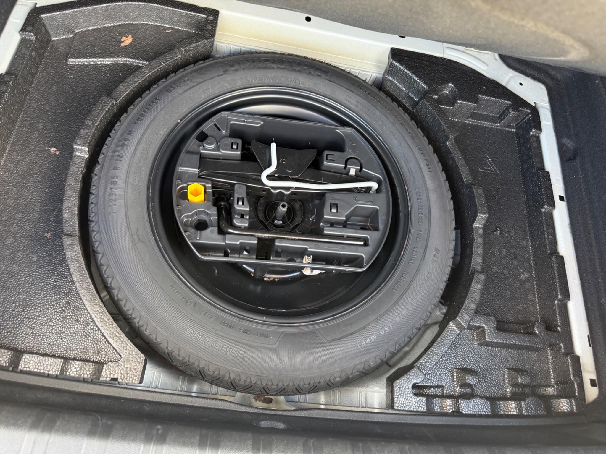 Peugeot 308 1.2 PureTech Access Euro 6 (s/s) 5dr — photo 50 of 100