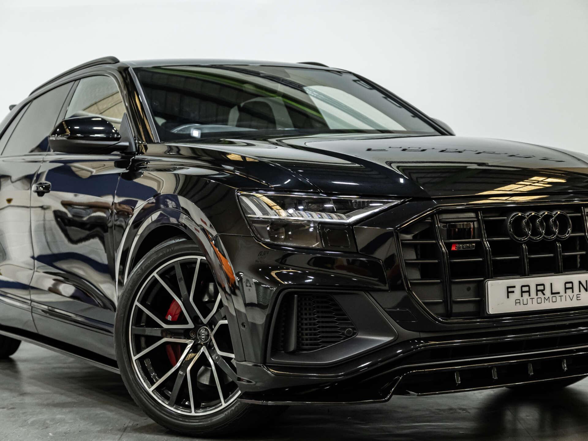 Audi SQ8 view 10