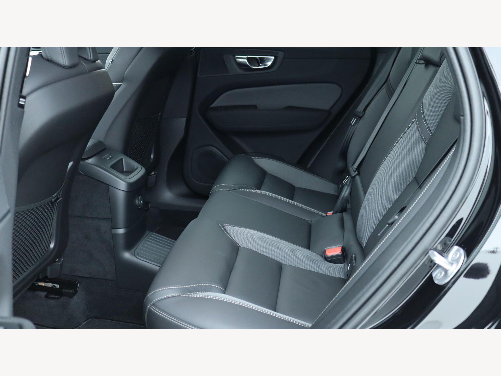 Volvo XC60 view 31