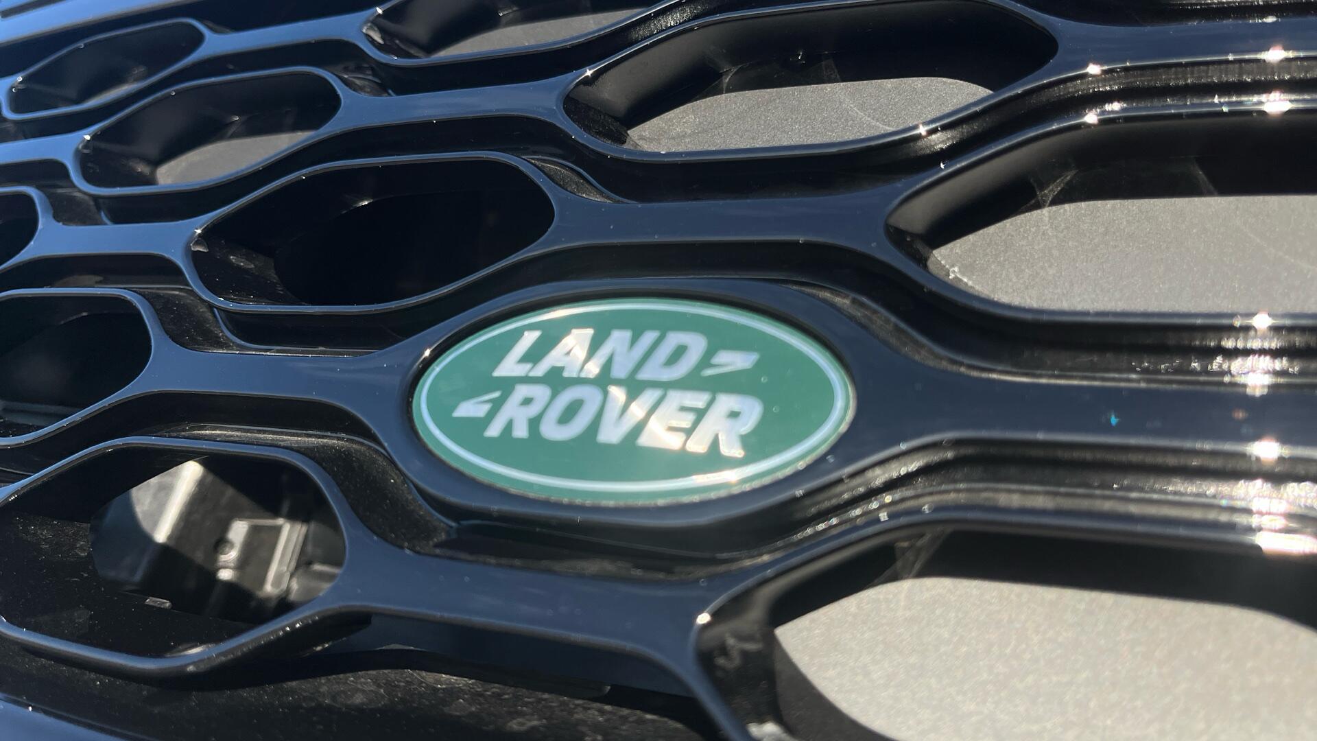 Land Rover Discovery view 38