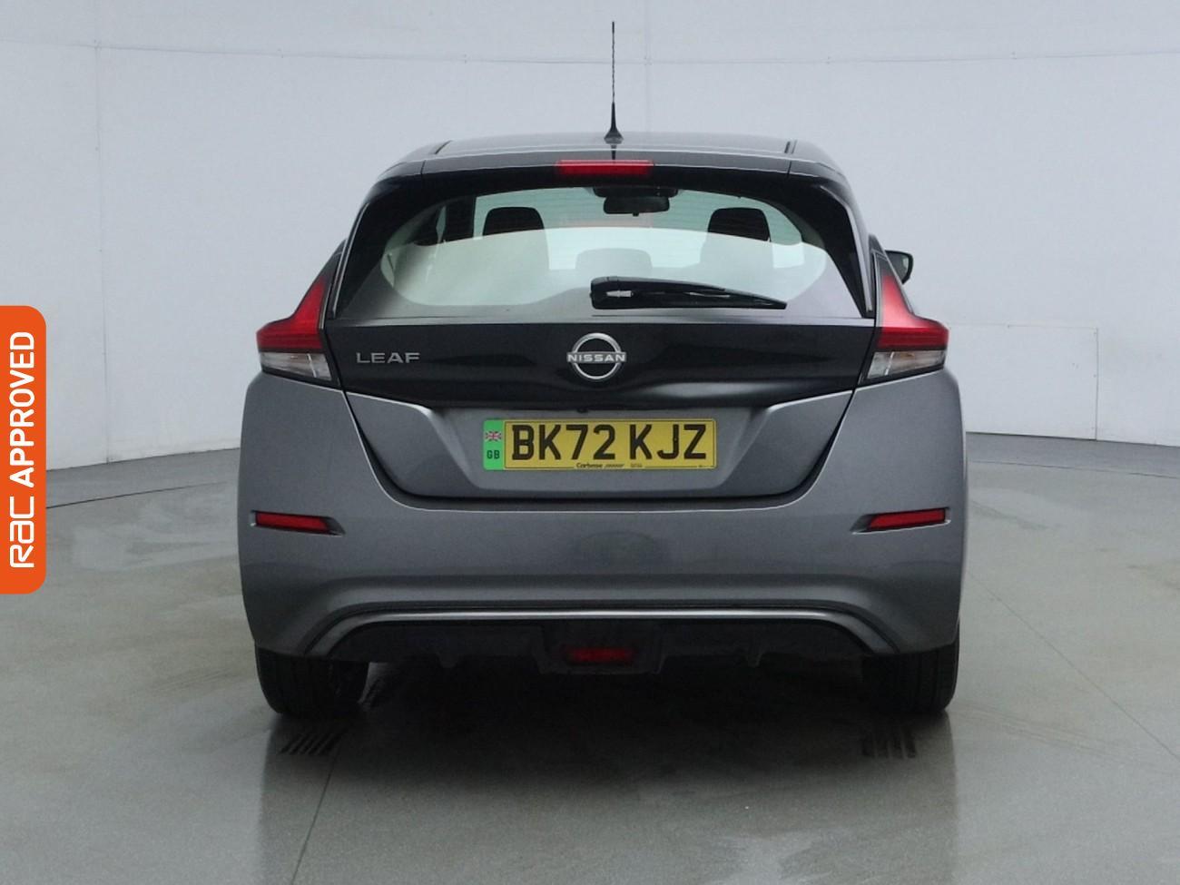 Nissan Leaf view 9