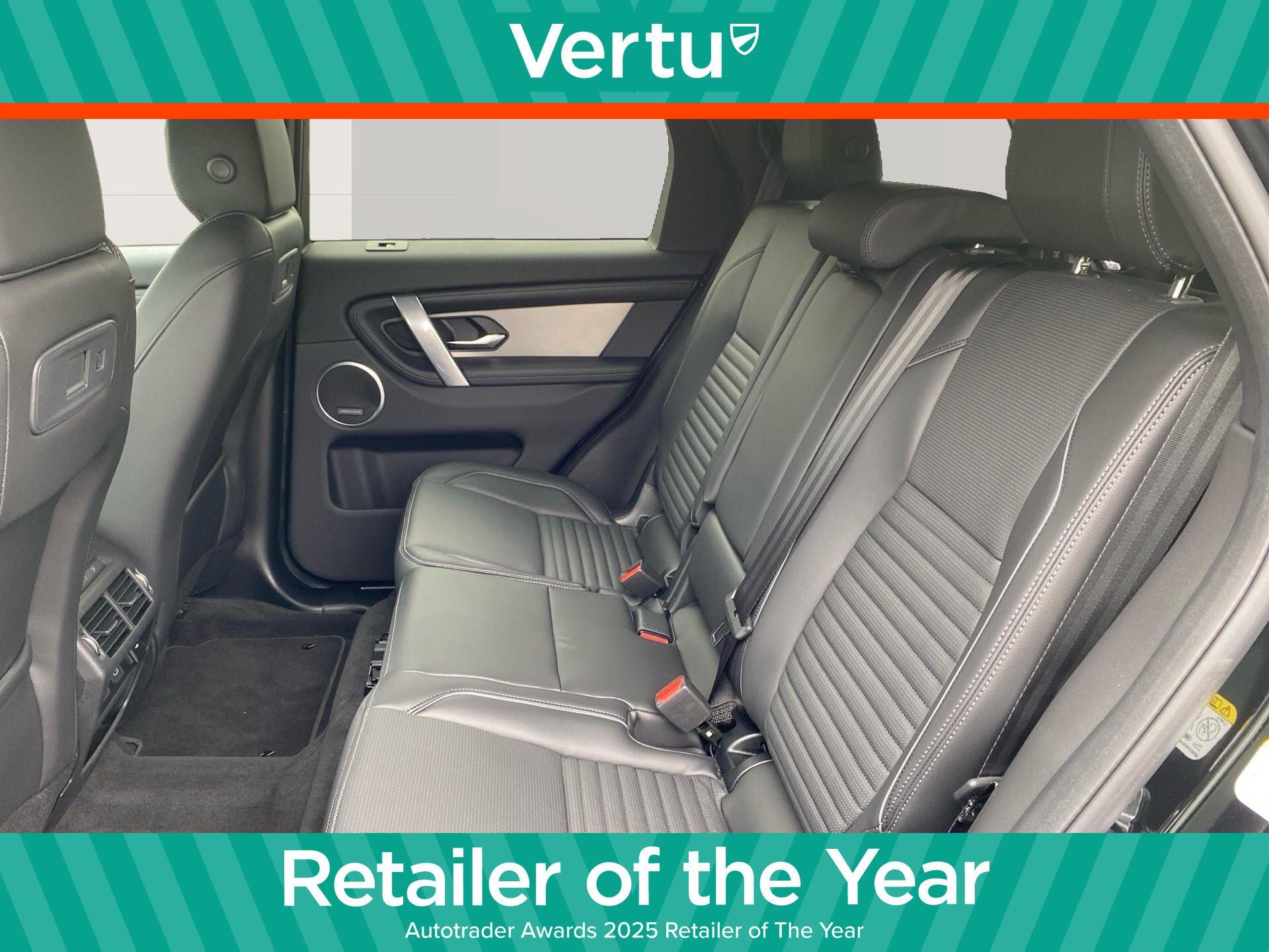 Land Rover Discovery Sport view 4