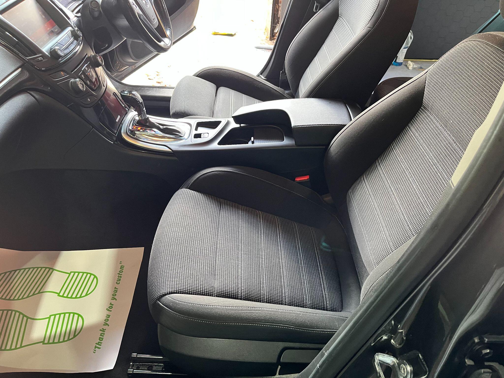Vauxhall Insignia view 34