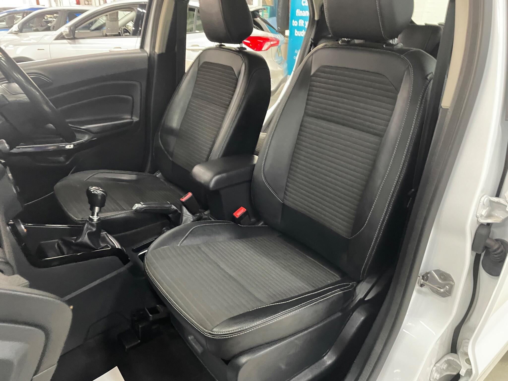 Ford Ecosport view 19