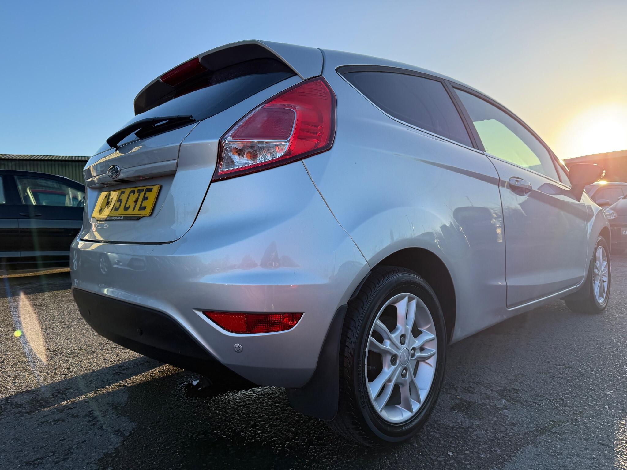 2015 Ford Fiesta 1.25 Zetec Euro 6 3dr • 82,544 miles image 7