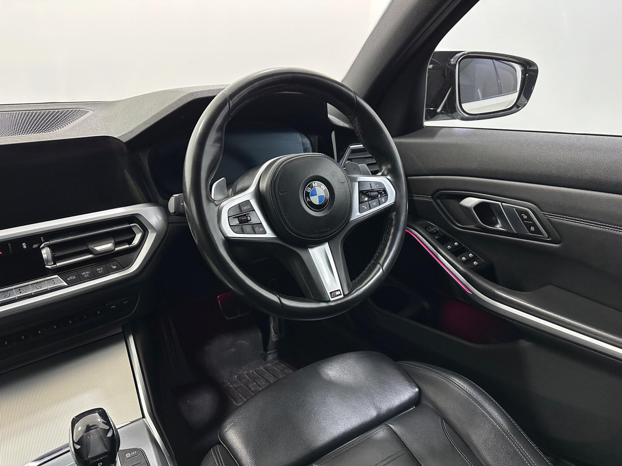 BMW 3 Series view 12