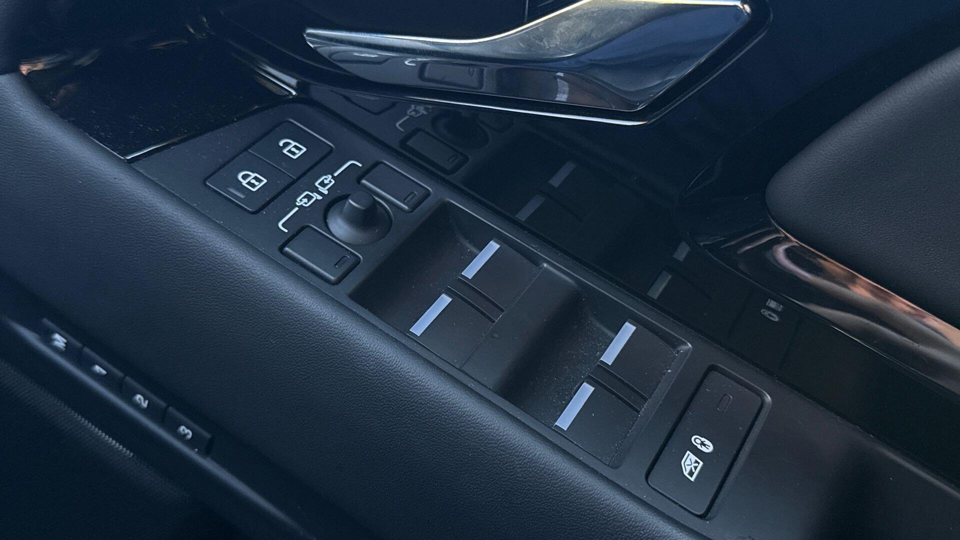 Land Rover Range Rover Evoque view 25