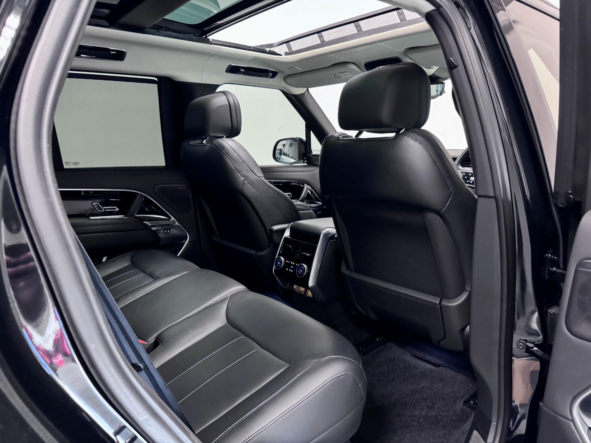 Land Rover Range Rover view 35