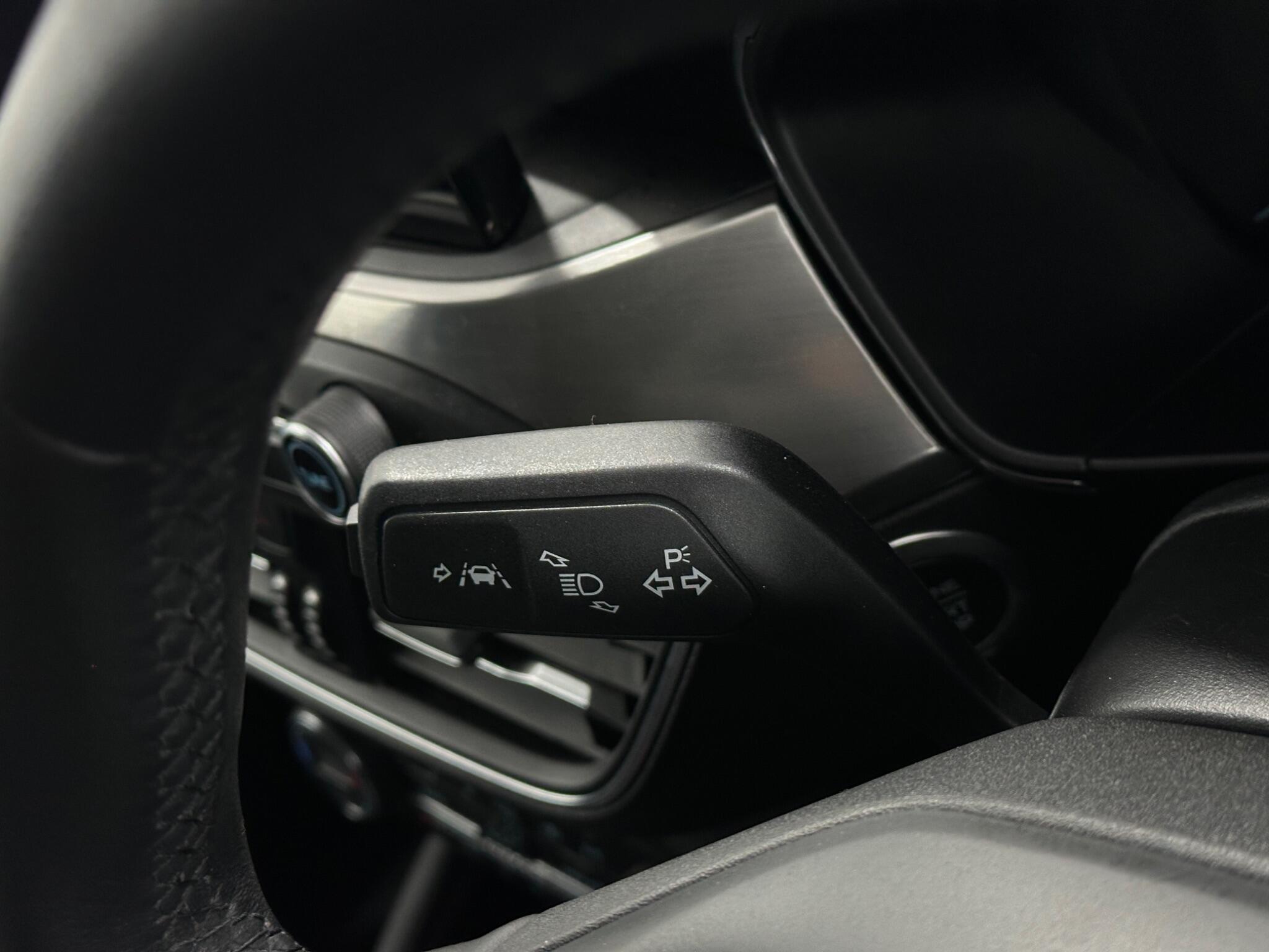 Ford Focus view 14