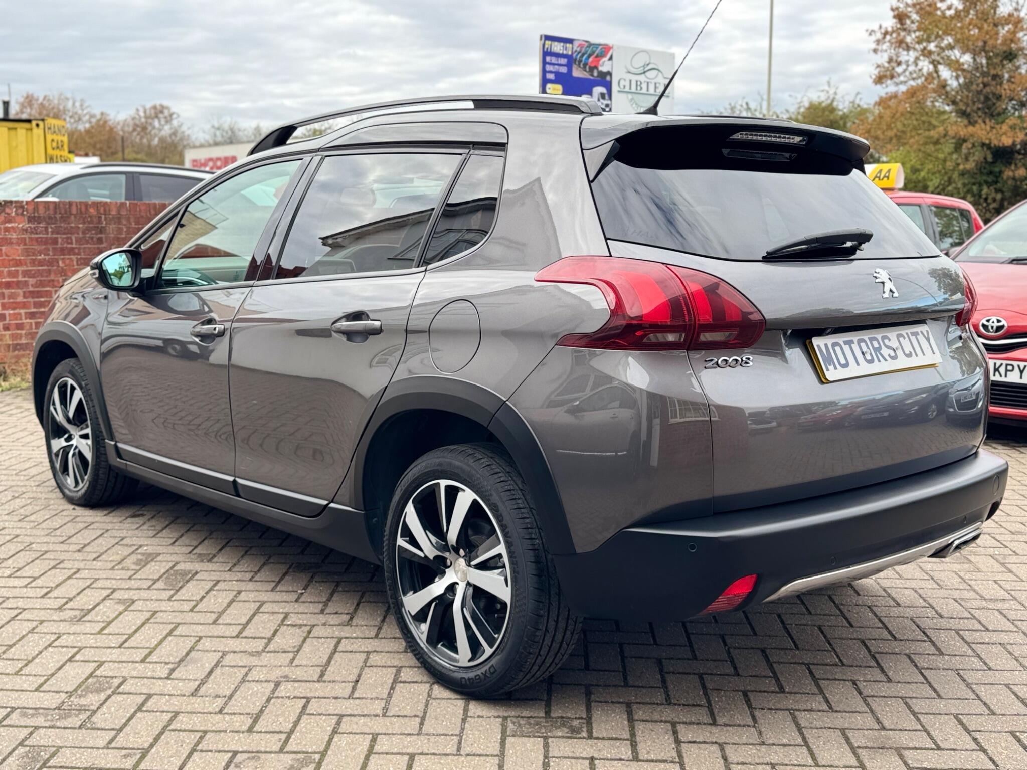 Peugeot 2008 view 7