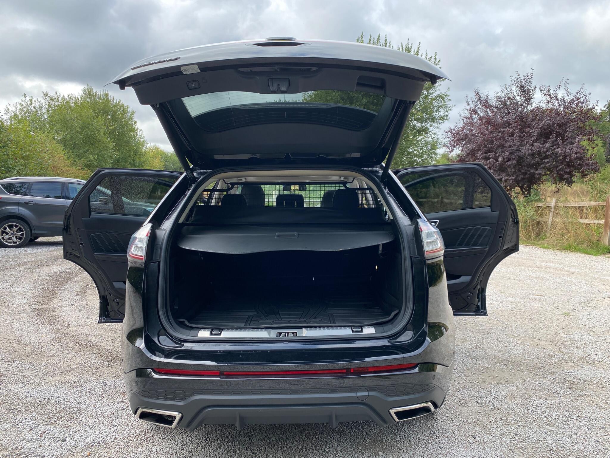 Ford Edge view 36