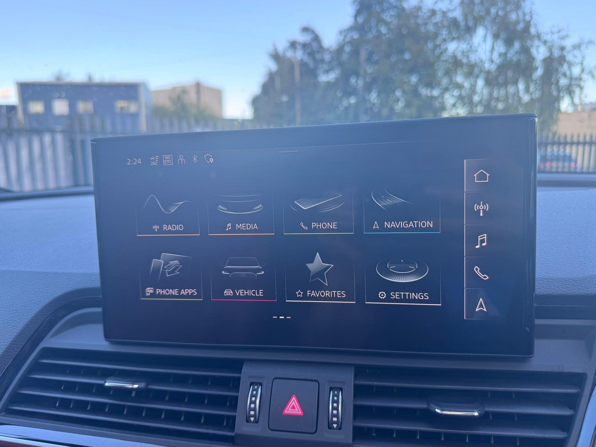 Audi SQ5 view 36
