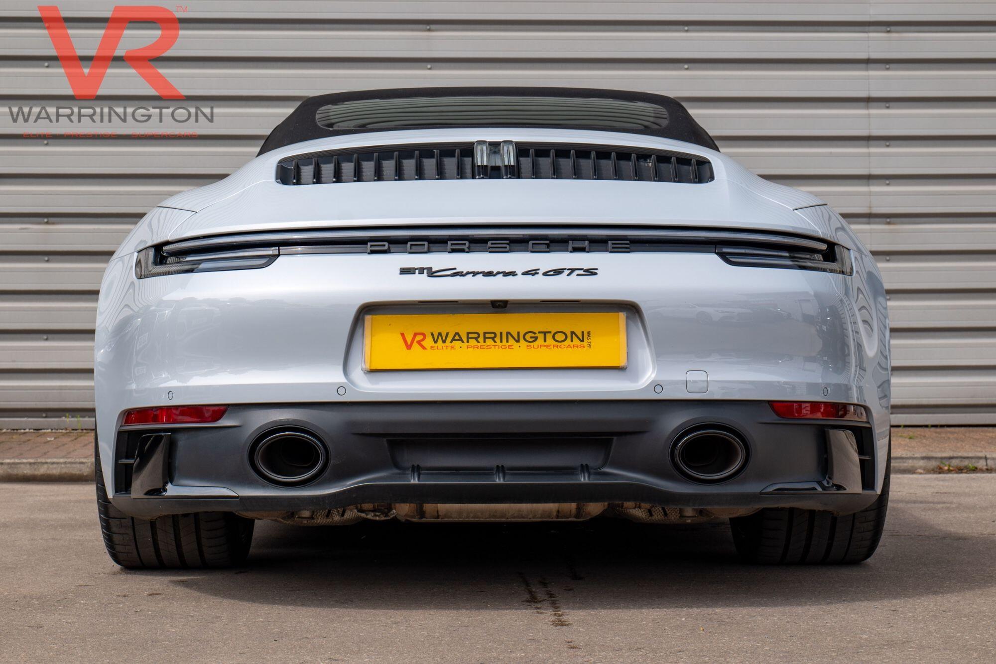 Porsche 911 view 18