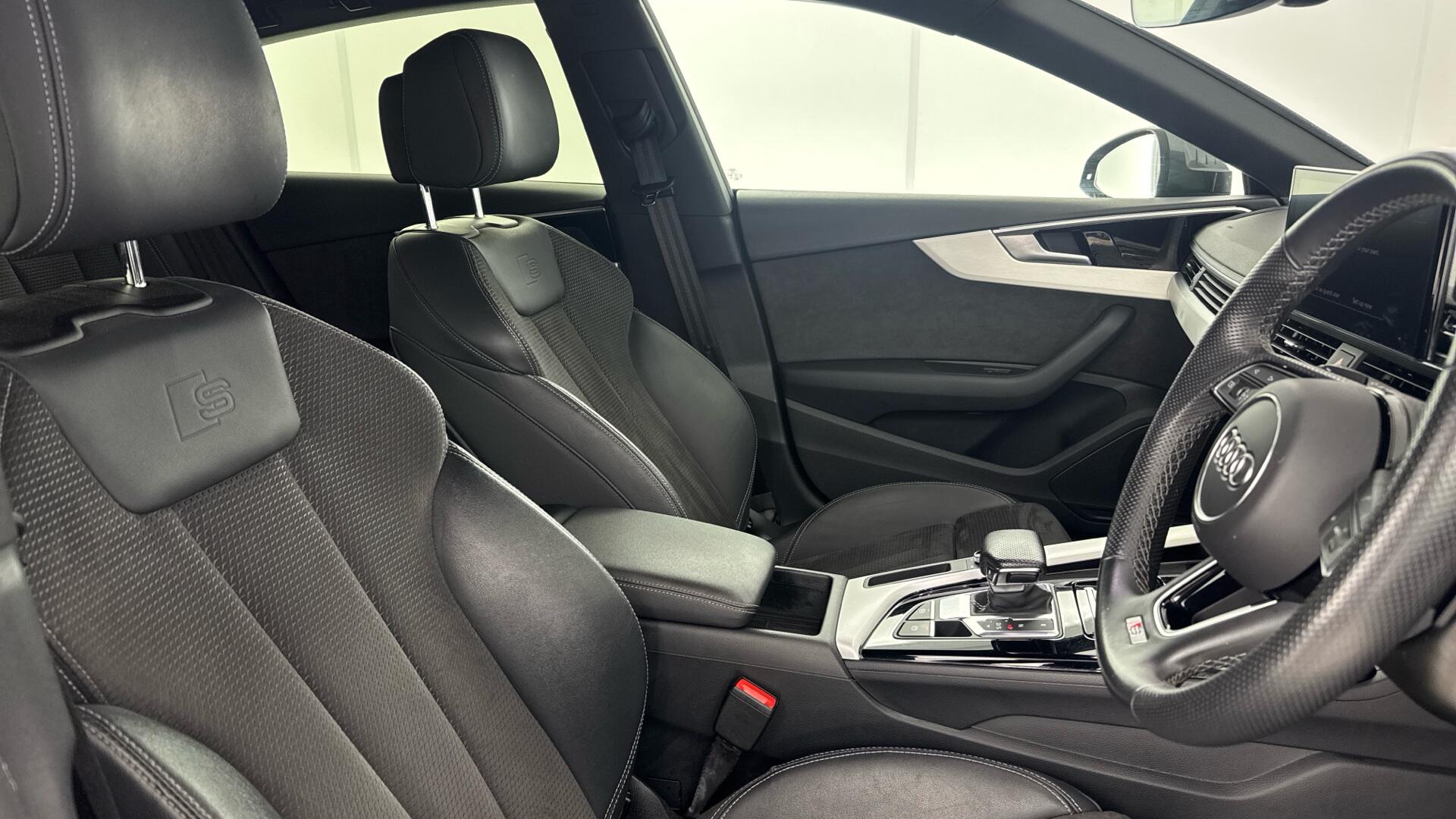 Audi A5 view 16