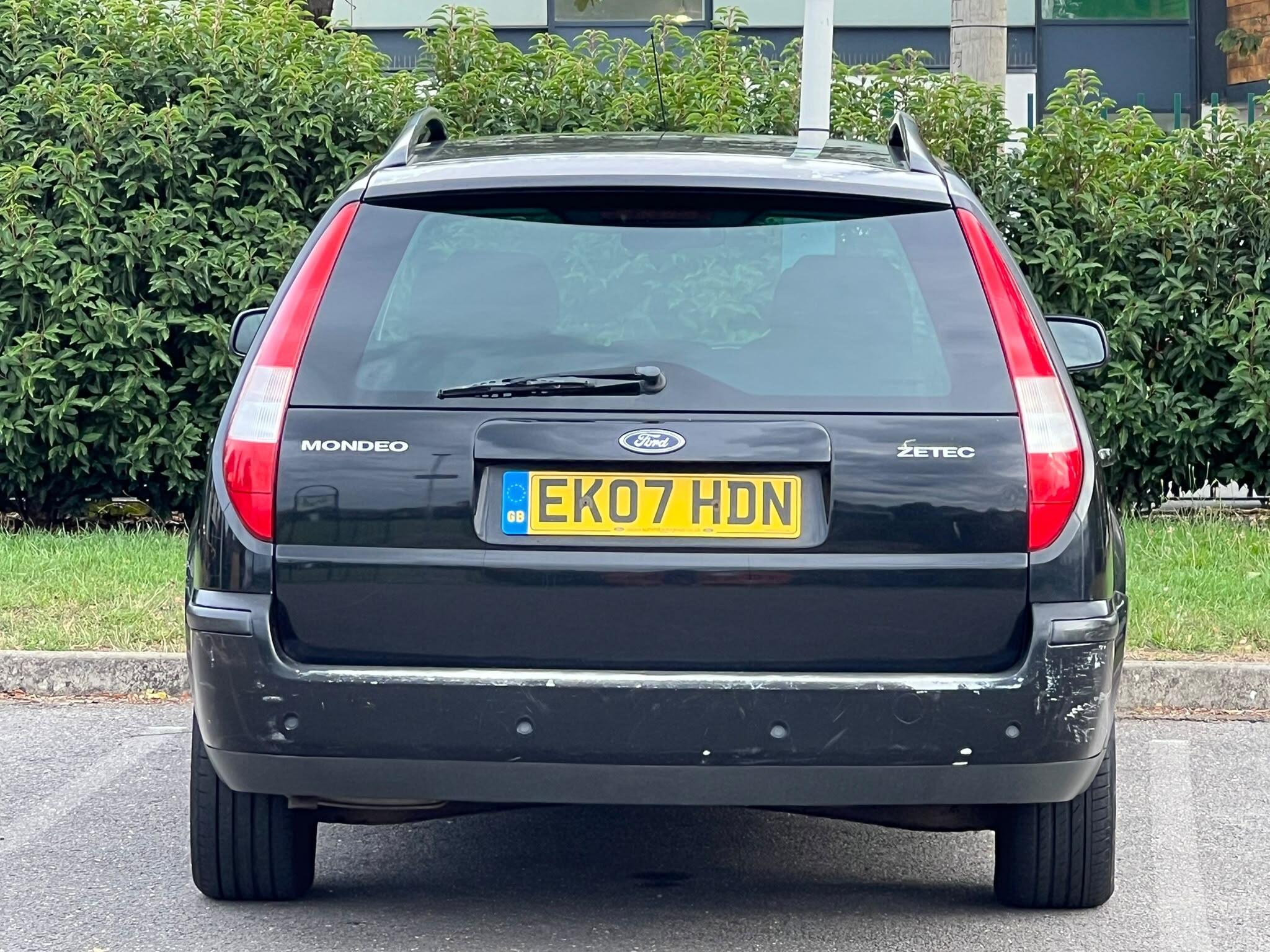 Ford Mondeo view 9