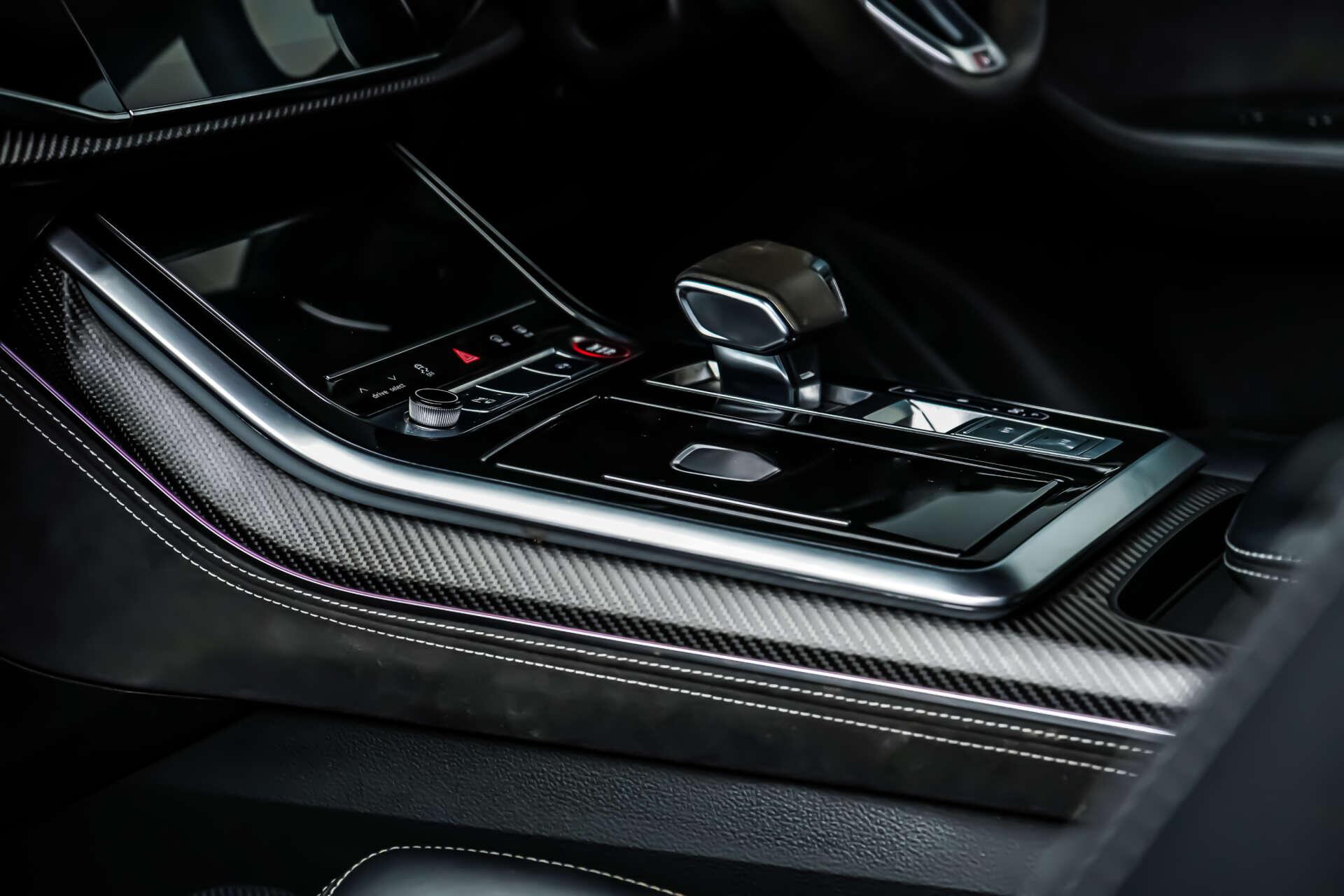 Audi RS Q8 view 21