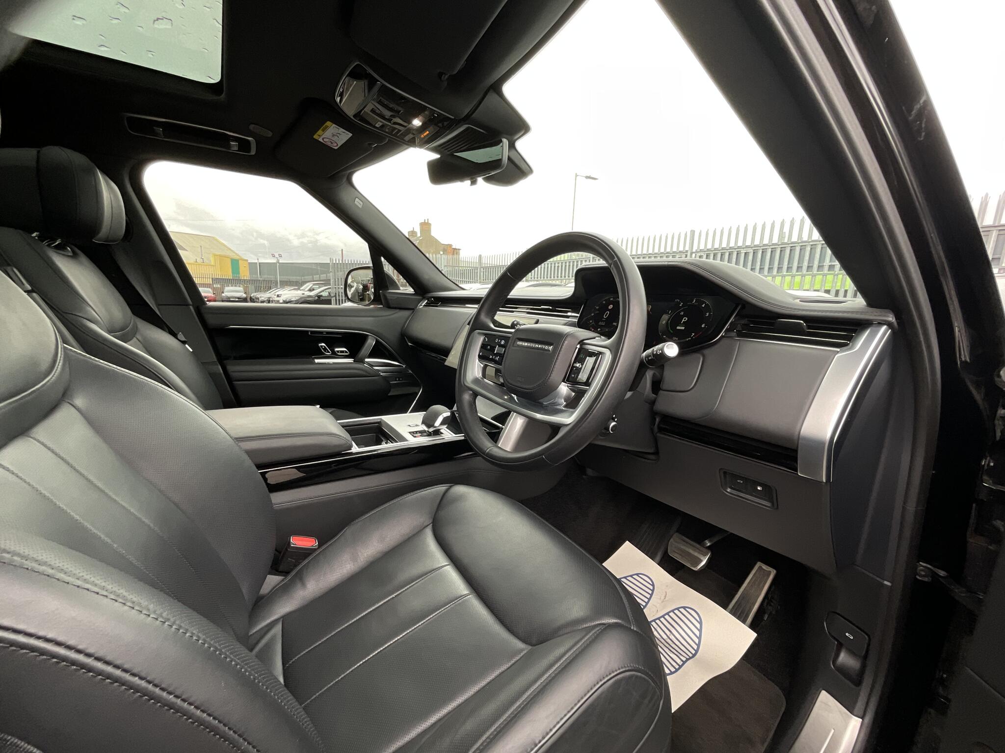 Land Rover Range Rover view 7