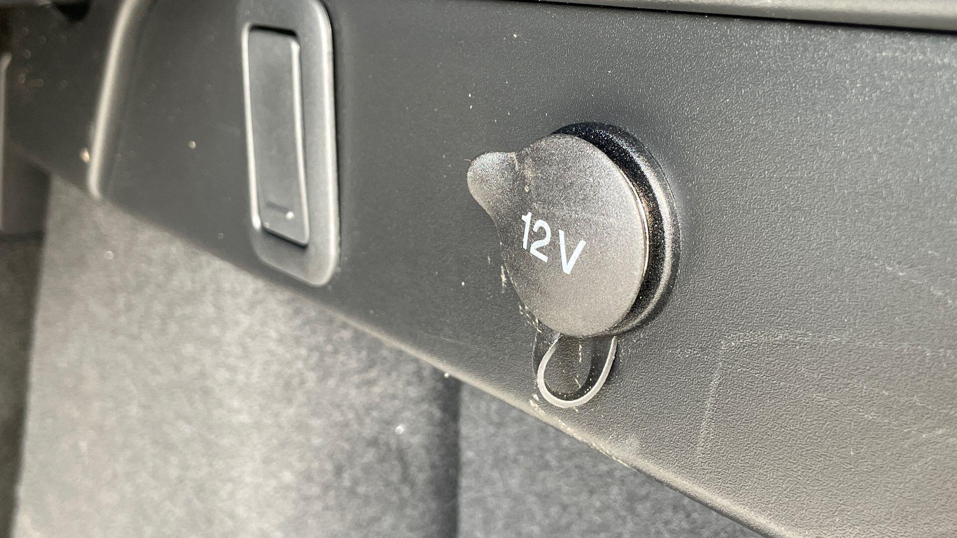 Land Rover Range Rover Velar view 50