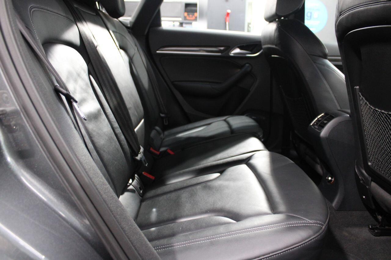 Audi RS Q3 view 25