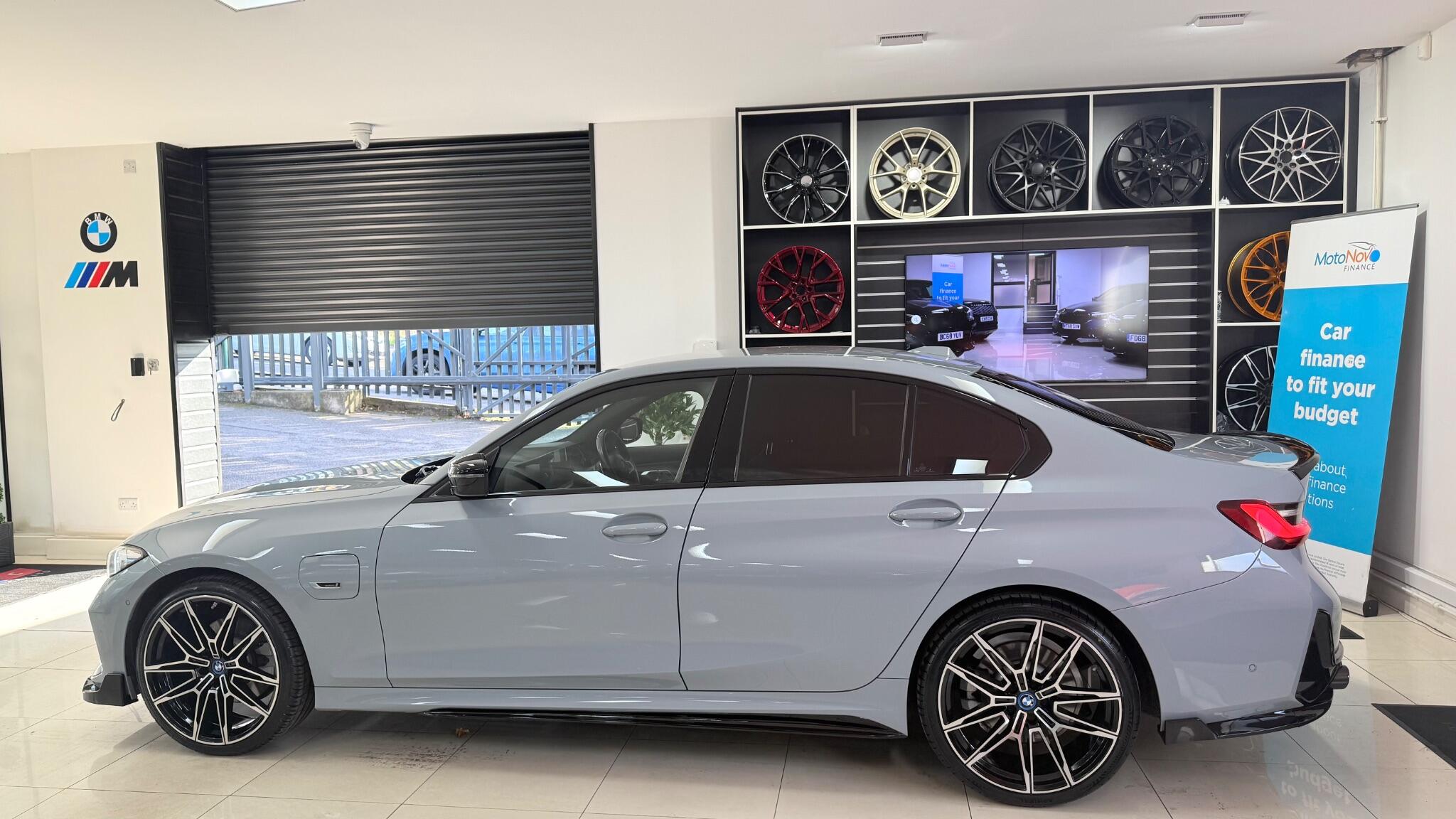 BMW 3 Series view 45