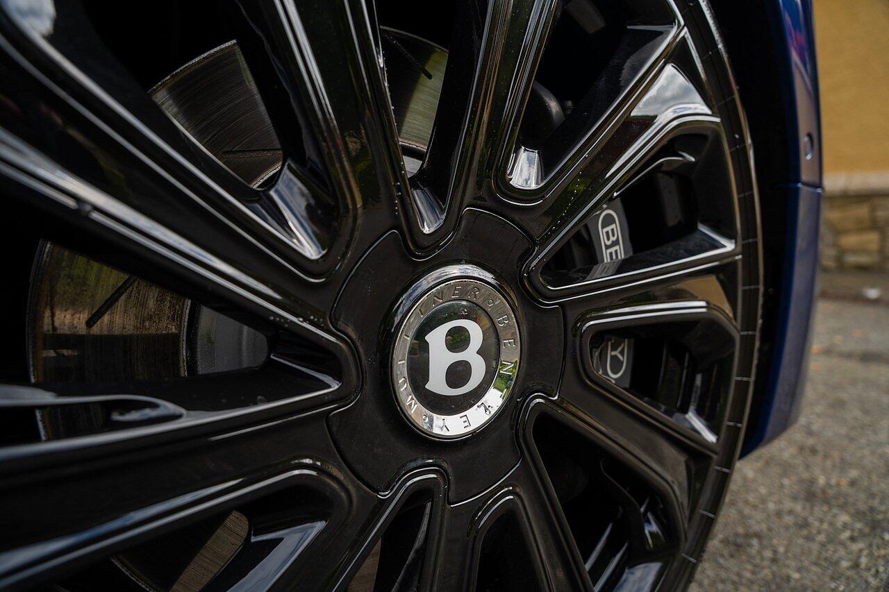 Bentley Flying Spur view 6