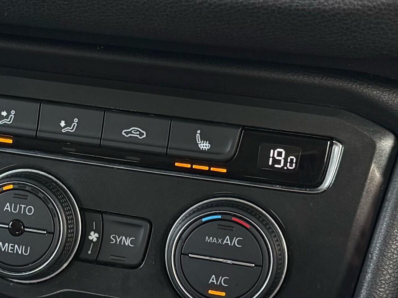 Volkswagen Tiguan Allspace view 5