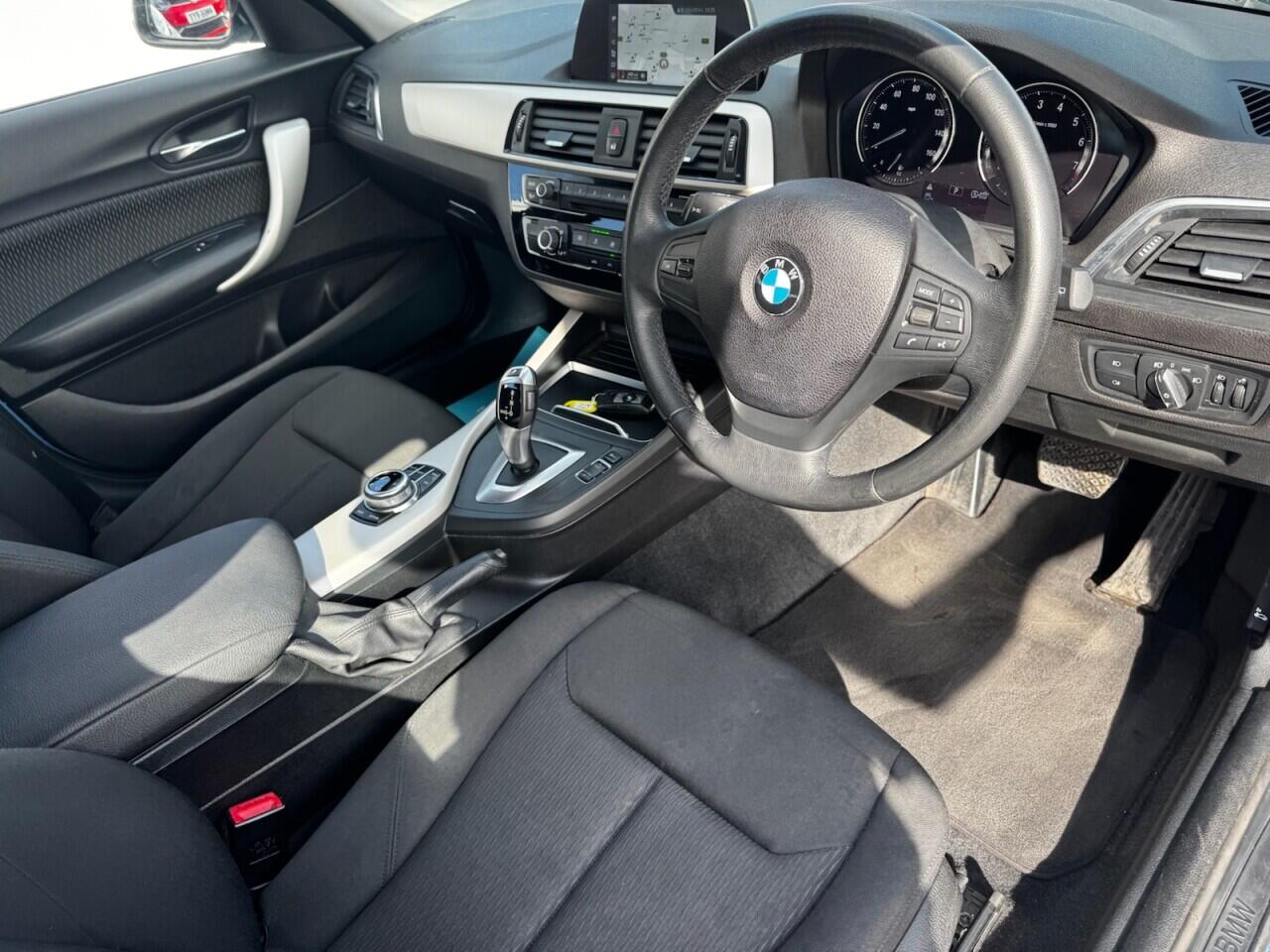 BMW 1 Series view 25