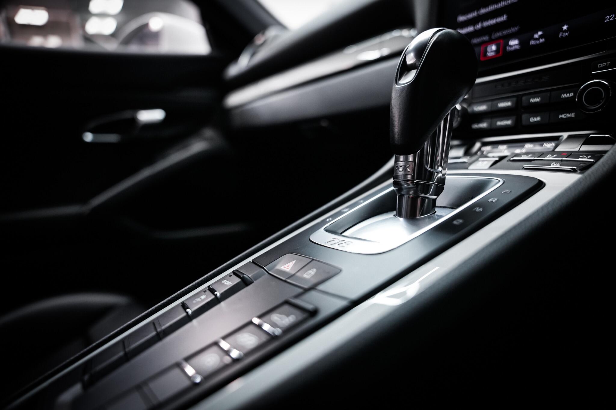 Porsche Cayman view 38