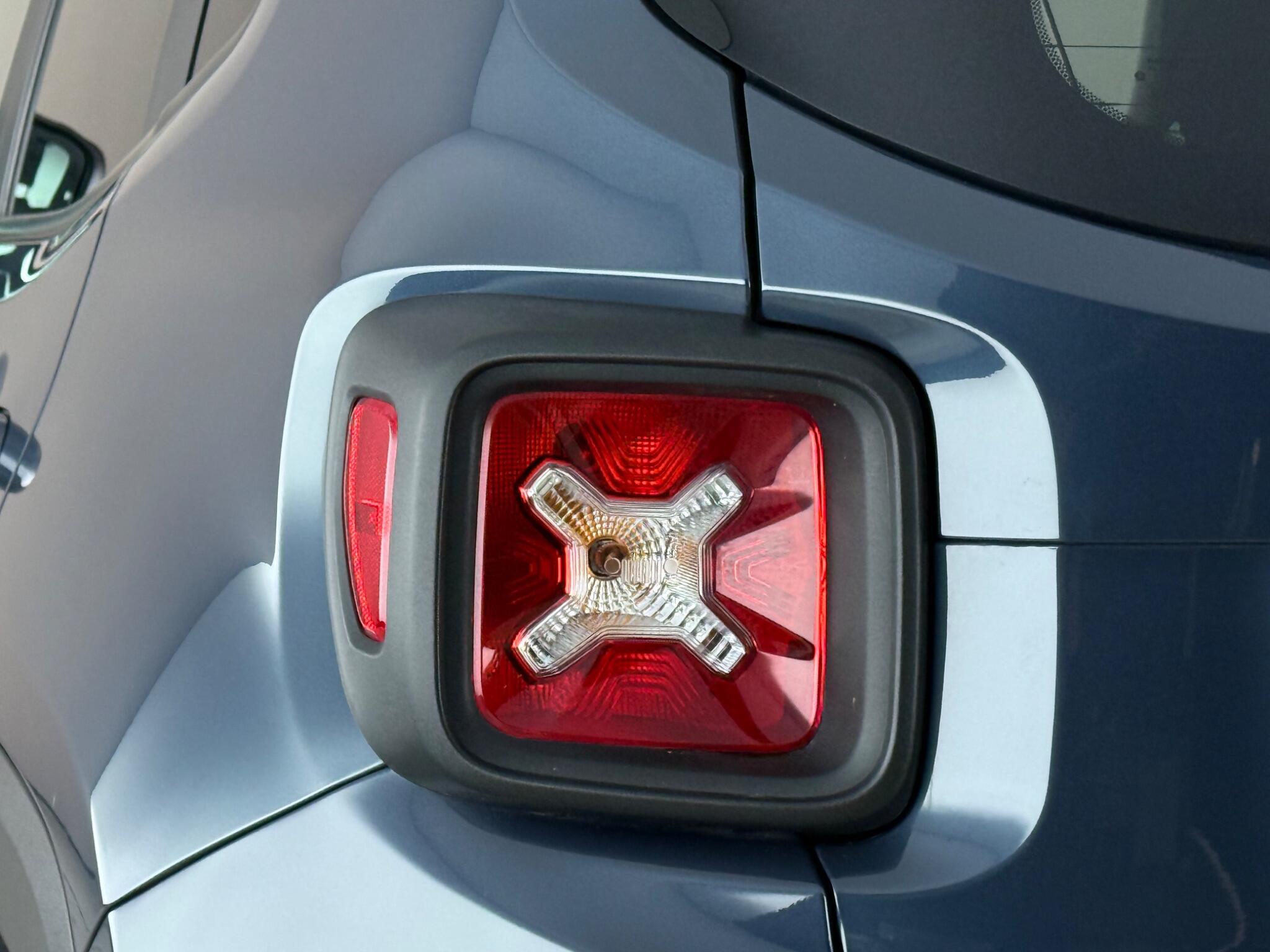 Jeep Renegade view 11