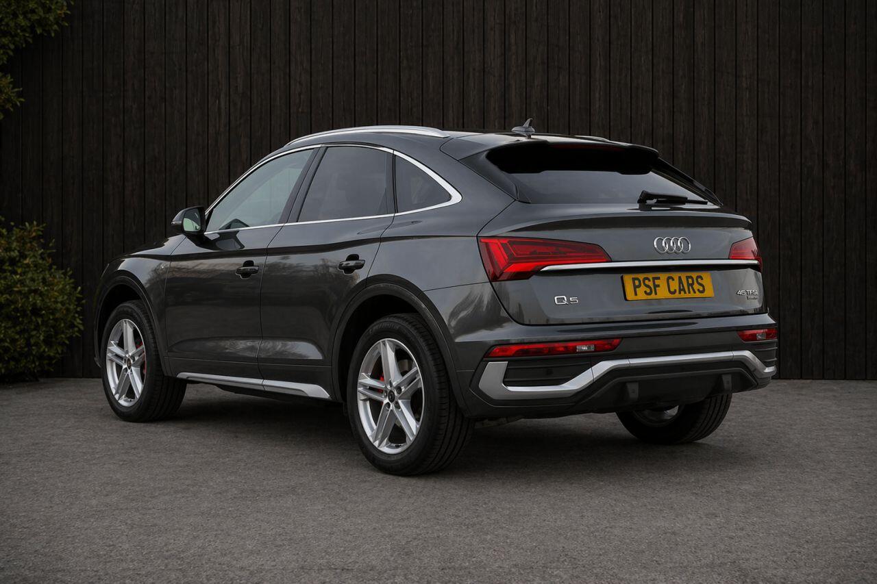 Audi Q5 view 3