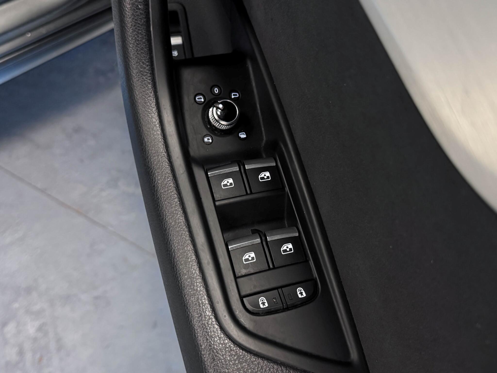 Audi A4 view 21