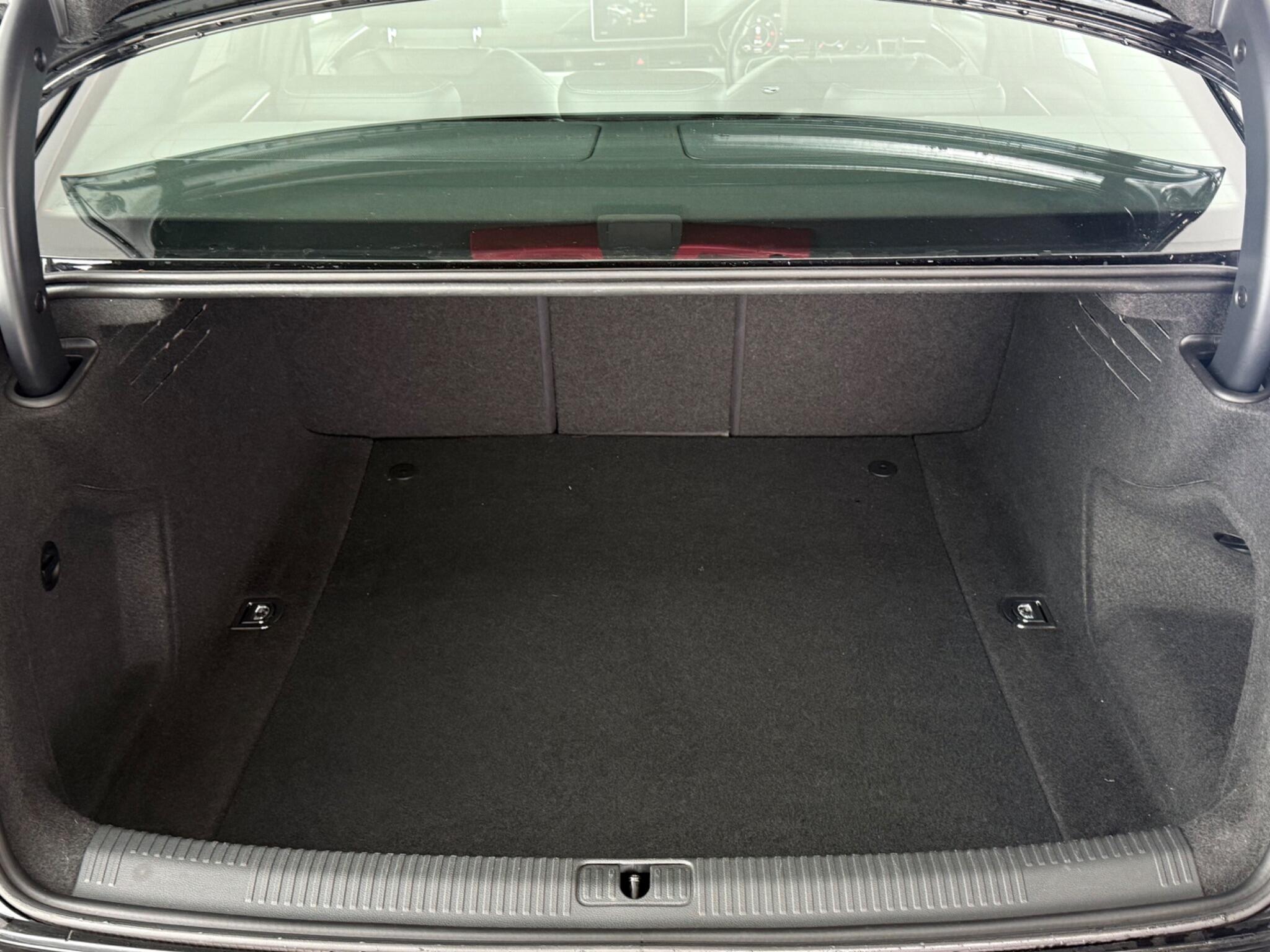 Audi A4 view 10