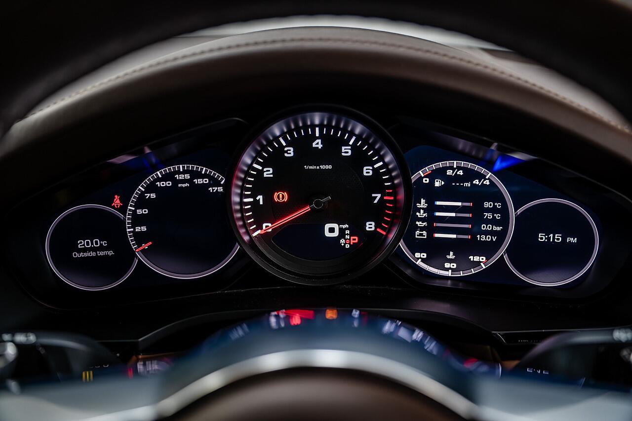 Porsche Cayenne view 11