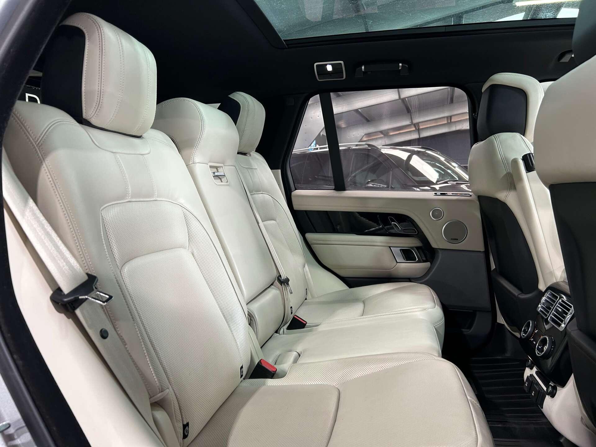 Land Rover Range Rover view 20