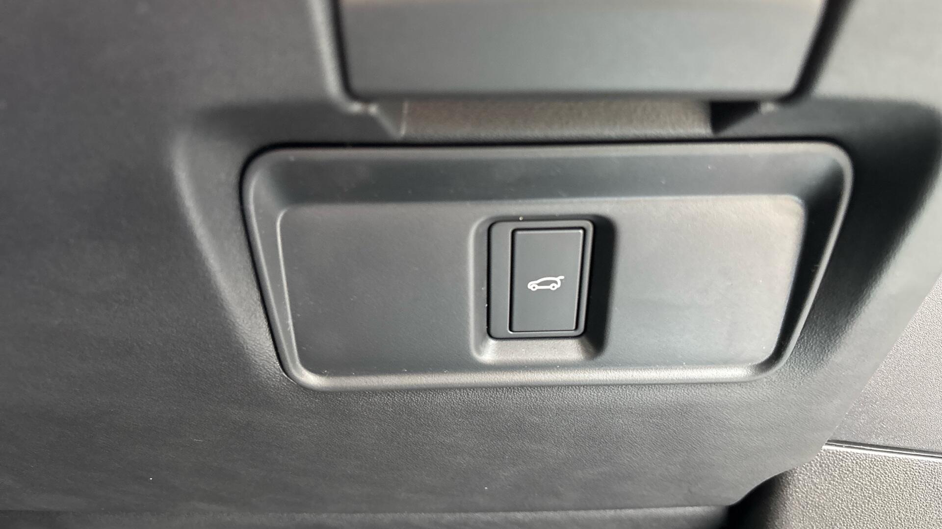 Land Rover Range Rover Evoque view 37