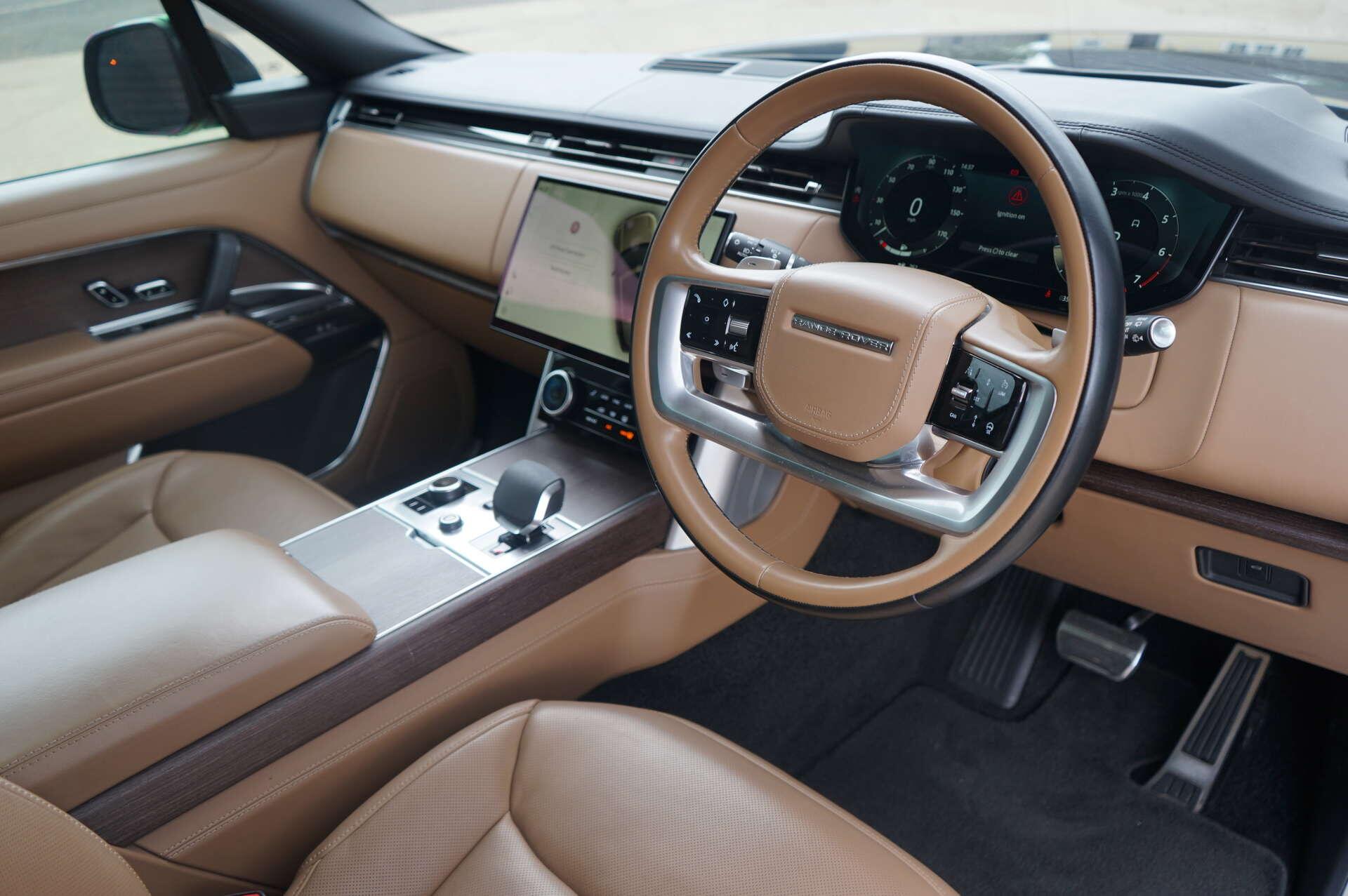Land Rover Range Rover view 2